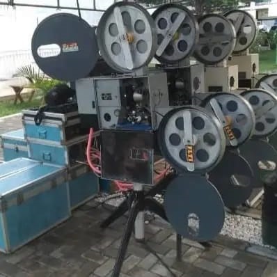 TEROBOSAN BESAR PERFIKI MEMBANGUN BIOSKOP RAKYAT DI TIAP KECAMATAN